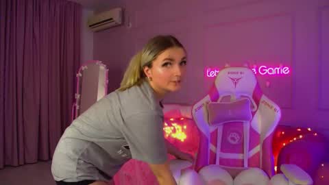 annyraii online show from 12.20.25