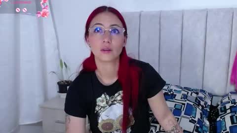 Snapshot of annyroberts_89 chatting on 10.10.25 Anny online show from 10.10.25