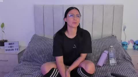 Snapshot of annyroberts_89 chatting on 11.05.25 Anny online show from 11.05.25