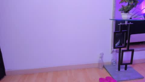 AnnyT online show from 12.12.24