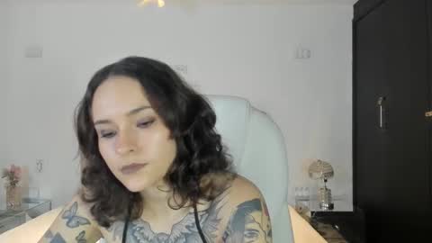 AnnyT online show from 02.16.26