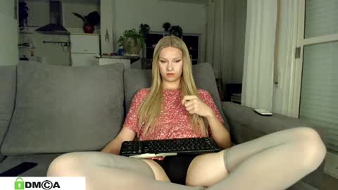 Snapshot of anorsel chatting on 02.14.25 Sexy Ladybug online show from 02.14.25