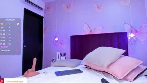 Snapshot of anthoneladuque chatting on 03.10.25 anthonelaDuque online show from 03.10.25