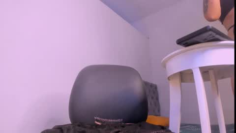 anthonellabrowm_ online show from 01.15.26