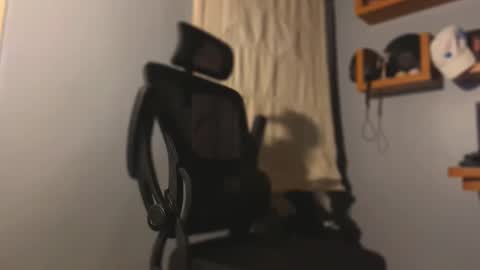 Snapshot of anthonyvinee chatting on 04.25.26 anthonyvinee online show from 04.25.26