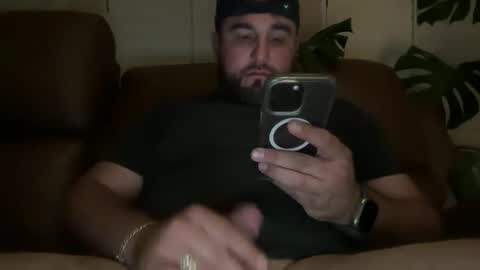 Snapshot of anthoss22 chatting on 10.01.25 anthoss22 online show from 10.01.25