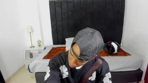       online show from 01.11.25