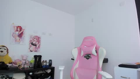 Snapshot of antonella_28_ chatting on 10.23.25 Antonella online show from 10.23.25