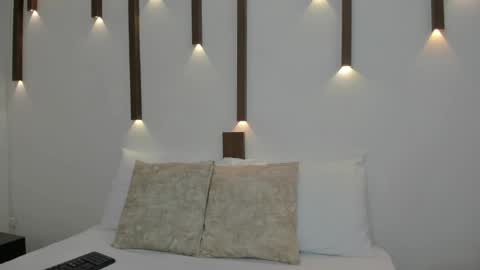 A N T O N E L L A  online show from 01.28.25