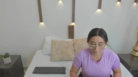 A N T O N E L L A  online show from 01.30.25