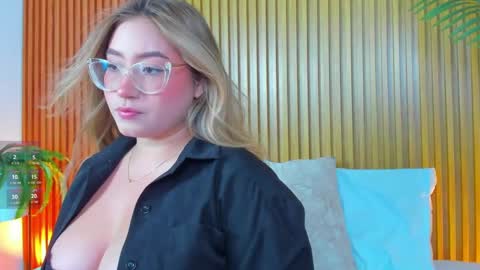 A N T O N E L L A  online show from 09.22.25