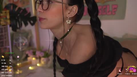 Snapshot of antonella_maitt chatting on 01.18.25 Nell. online show from 01.18.25