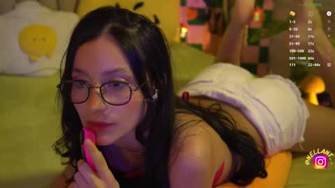 Snapshot of antonella_maitt chatting on 10.29.25 Nell. online show from 10.29.25