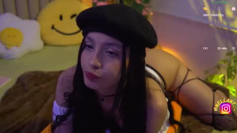 Snapshot of antonella_maitt chatting on 10.31.25 Nell. online show from 10.31.25