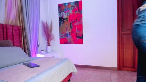 Snapshot of antonellahall_ chatting on 12.07.24 AntonellaHall online show from 12.07.24