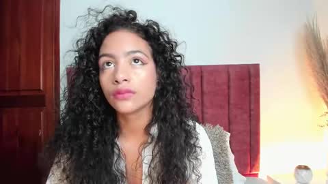 Snapshot of antonellahall_ chatting on 09.17.25 AntonellaHall online show from 09.17.25