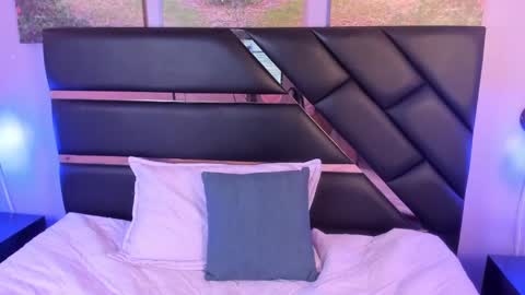 My name is Andrea  thumb up me please its important online show from 12.13.24