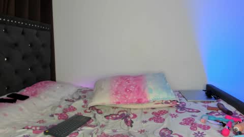 help me reach 100 likes babe online show from 12.11.24