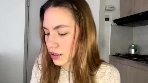 Snapshot of antonellarossii_ chatting on 02.10.25 Antonella online show from 02.10.25