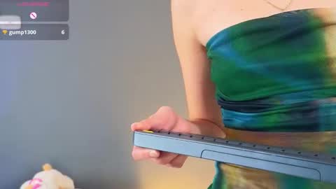 Snapshot of antonellarossii_ chatting on 11.29.25 Antonella online show from 11.29.25