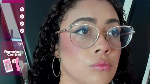 A N T O N E L L E  online show from 03.01.25