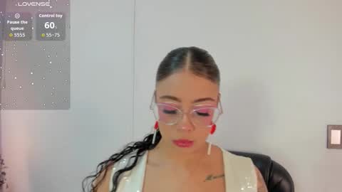 A N T O N E L L E  online show from 09.20.25