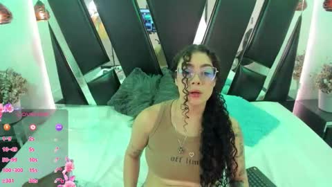 A N T O N E L L E  online show from 09.24.25