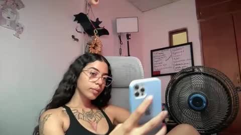 Antonia online show from 09.10.25