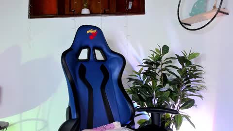 Snapshot of antoniacasarini chatting on 01.18.25 Antonia online show from 01.18.25