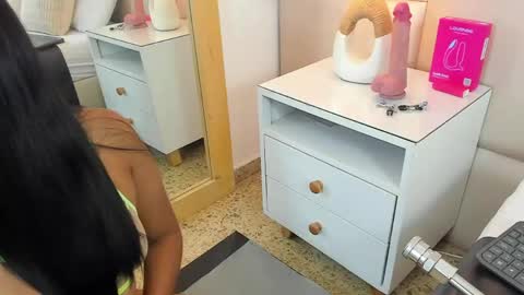 Antonia online show from 04.20.26