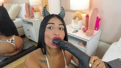 Antonia online show from 04.23.26