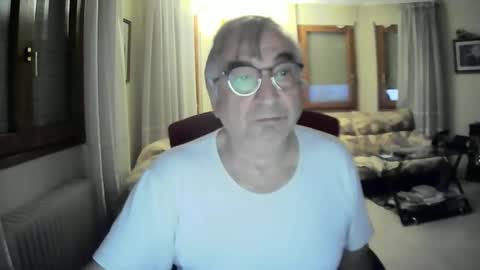 Snapshot of antonio2605 chatting on 12.17.24 Antonio online show from 12.17.24