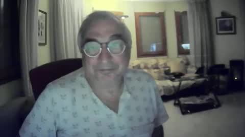 Snapshot of antonio2605 chatting on 10.10.25 Antonio online show from 10.10.25