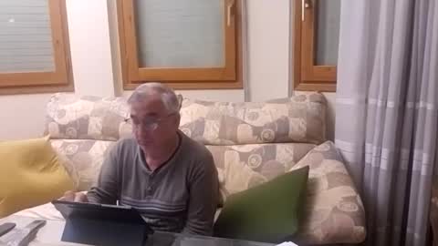 Snapshot of antonio2605 chatting on 10.24.25 Antonio online show from 10.24.25