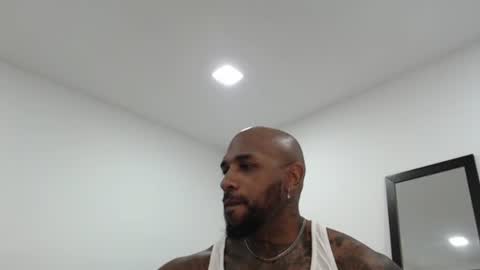 Snapshot of antwanblack11 chatting on 01.21.25 antwanblack11 online show from 01.21.25