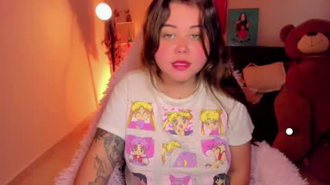   Independent model  online show from 02.13.25