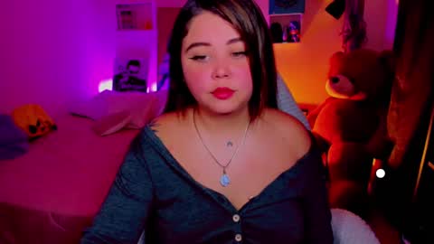   Independent model  online show from 03.03.25