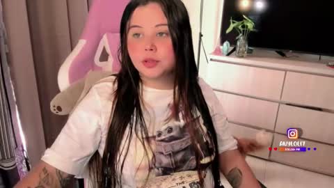   Independent model  online show from 11.26.25