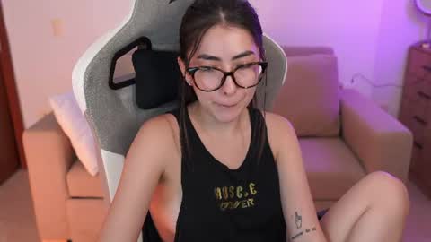 Snapshot of anyacute01 chatting on 06.19.26 anya online show from 06.19.26