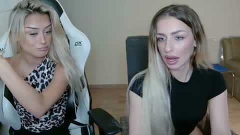 Snapshot of anyamurr chatting on 06.14.26 Anya online show from 06.14.26