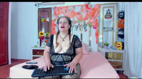 Anyela  online show from 10.22.25