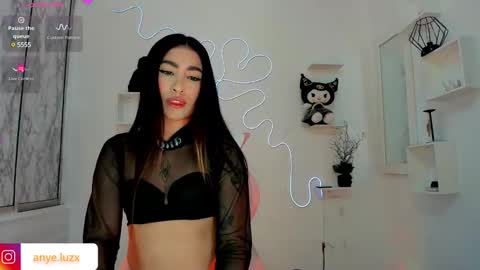 anyeluz_z online show from 02.25.25