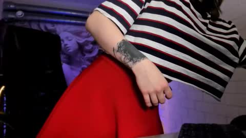 Snapshot of aphexqueen chatting on 11.06.25 APHEX QUEEN online show from 11.06.25