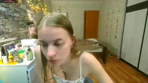 Aphrodite online show from 05.11.26