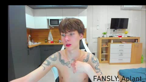 Snapshot of aplant_ chatting on 04.08.26 aplant_ online show from 04.08.26