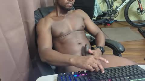 Snapshot of apollodarkmn chatting on 04.23.26 apollodarkmn online show from 04.23.26