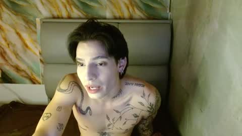 Snapshot of apolo01_ chatting on 09.18.25 Apolo online show from 09.18.25