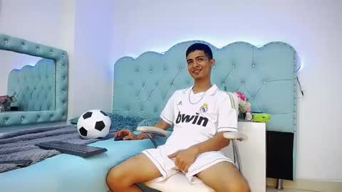 Snapshot of apolo_richards chatting on 02.10.26 Apolo Richards online show from 02.10.26