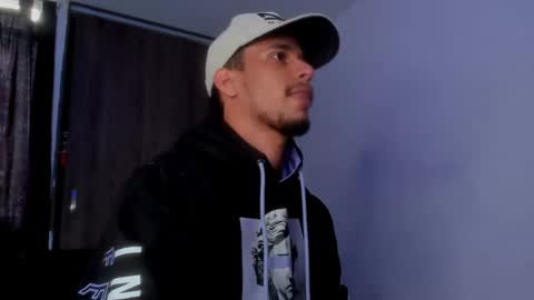 TONY INDEPENDENT MODEL online show from 01.01.25