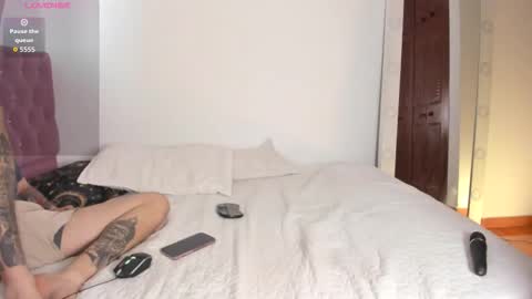 Snapshot of appocalypsee chatting on 03.26.26 ALEXANDCAM online show from 03.26.26